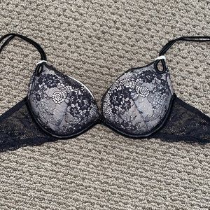 Victorias Secret Push up bra 34A